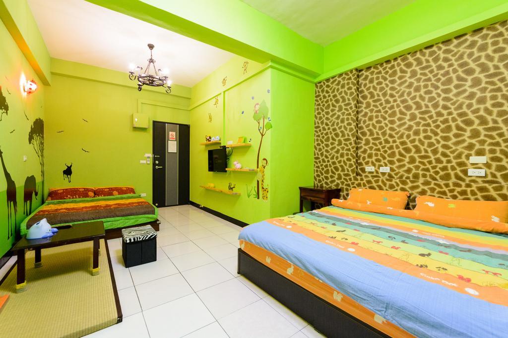 Hotel Play House Tainan Esterno foto
