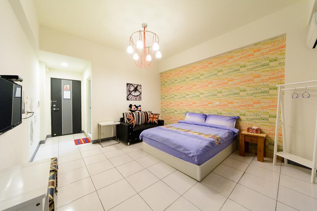 Hotel Play House Tainan Esterno foto