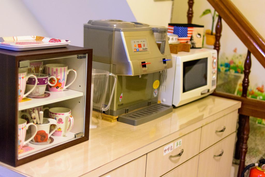 Hotel Play House Tainan Esterno foto