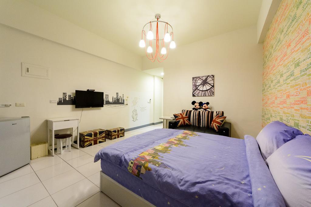 Hotel Play House Tainan Esterno foto