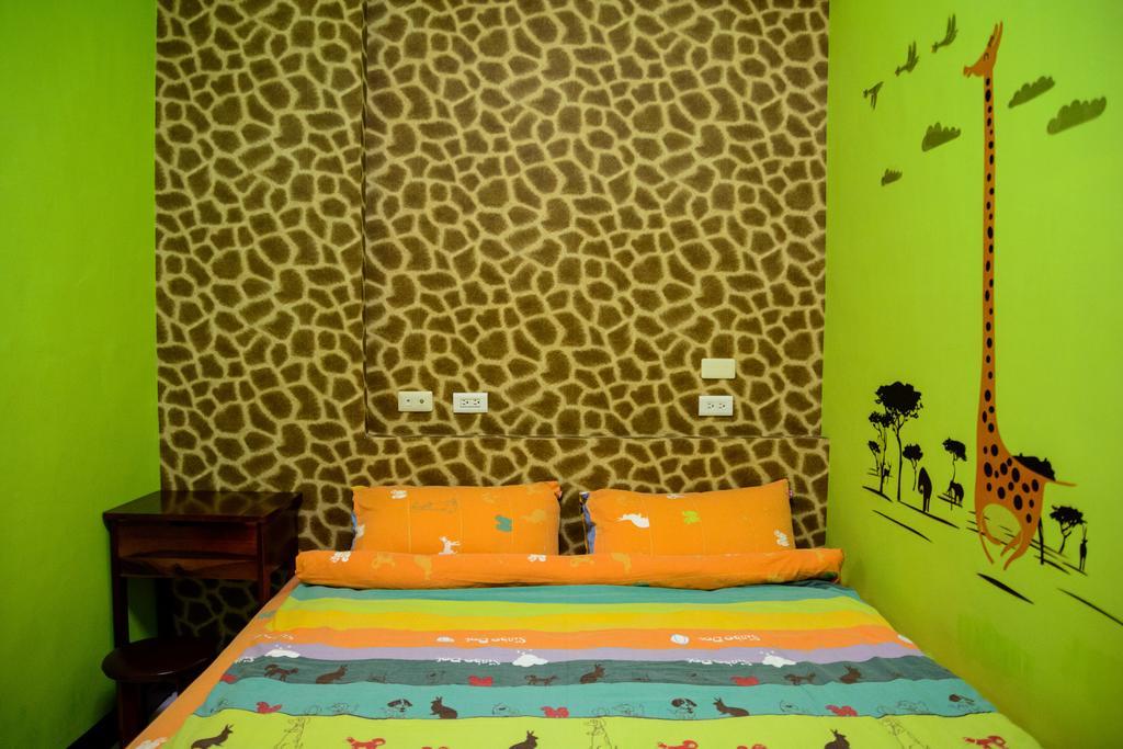 Hotel Play House Tainan Esterno foto