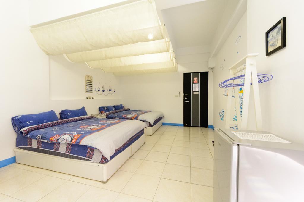Hotel Play House Tainan Esterno foto